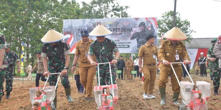 Kasad Launching Ketahanan Pangan di Tebo (foto:Dok Dispenad)