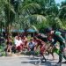 Anak-anak Papua Bermain Bersama Satgas Pamtas Yonif 711/Rks (Foto: DOk Pen Yonif 711/Rks)