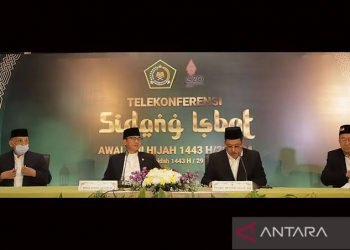 Wamenag Zainut Tauhid Sa'adi memberikan ketenangan pers hasil sidang isbat Iduladha 1443H (foto: Ist)