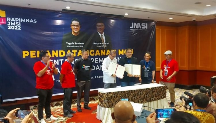 Jaringan Media Siber Indonesia (JMSI) dan Komisi Pemilihan Umum (KPU) RI lakukan penandatangan nota kesepahaman terkait dengan kepemiluan jelang pemilu serentak 2024 (foto: ist)