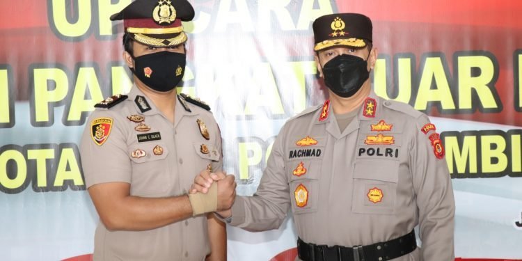 Kapolda Jambi, Irjen Pol A. Rachmad Wibowo (kanan) -