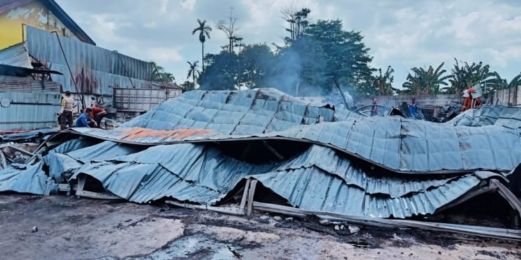 Kondisi Gudang minyak setelah api dipadamkan (dok ist)