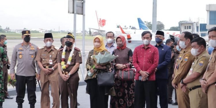 Elan Suherlan saat tiba di jambi (foto: ist)