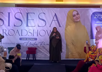 Founder Si.Se.Sa Merry Pramono dalam sambutan roadshow jambi boutique di Mall Lippo Plaza, Sabtu (27/08/2022). Foto: Bhj