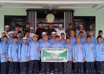 Dandim 0419/Tanjab Lepas Ponpes Al-Baqiattus Shalihat Ikuti Liga Santri Tingkat Provinsi (Dok Penrem 042/Gapu)