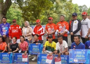 Kasrem 042/Gapu Dampingi Gubernur Jambi Lepas Peserta Lomba Lari 10 K Foto: Dok Penrem 042/Gapu)