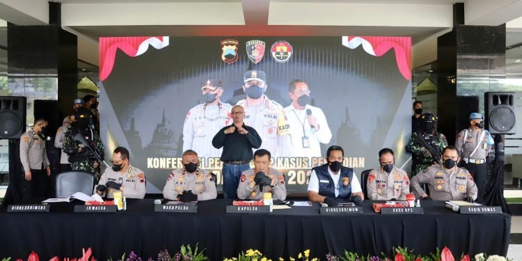 Kapolda Jateng Dalam Konferensi Pers Ungkap Kasus Perjudian (Foto: Dok Ist)