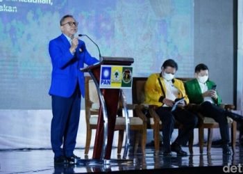 Ketum PAN Zulkifli Hasan saat memaparkan visi misi KIB. (Foto: Faiq Azmi/detikJatim)