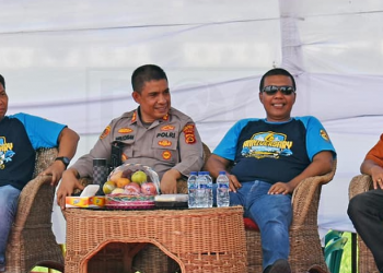 Romi saat menghadiri lomba seni burung berkicau (dok Istimewa)