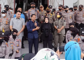 Wakil Ketua Komisi IV DPRD Jambi, Supriyanto bersepakat bersama emak-emak sekalian untuk menolak atas kenaikan harga BBM. (Foto: Istimewa)