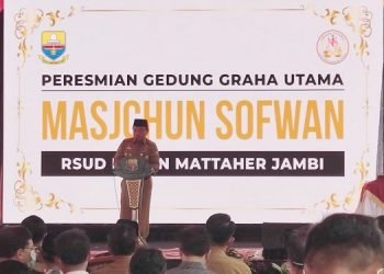 Gubernur Al Haris saat memberi kata sambutan (dok otoy)