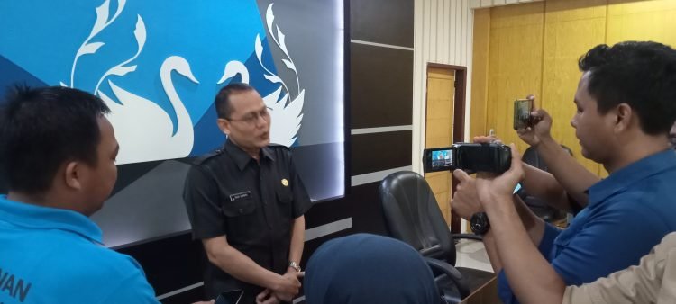 Agus Sudibyo saat memaparkan Regsosek (foto: Deni )