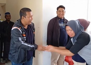 Romi Hariyanto saat akan melepas kebarangkatan kafilah asal kabupaten Tanjung Jabung Timur pada MTQ tingkat Provinsi Jambi ke-51 di Kota Sungaipenuh (Dok istimewa)