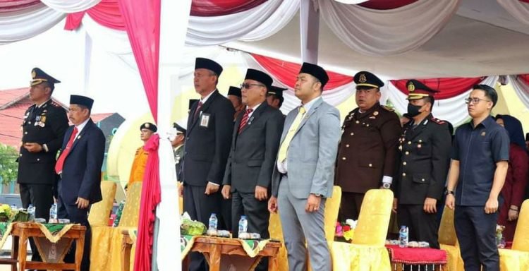 Sekda saat menghadiri Upacara Peringatan HUT TNI ke-77 Tahun 2022 (Dok Istimewa)