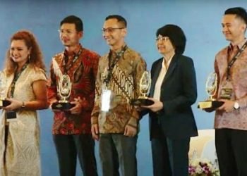 Diskusi tentang “Indonesia Net Zero Summit 2022: Decarbonization at All Cost” yang diadakan pada Jumat, 11 November 2022 lalu di Bali. (dok ist)
