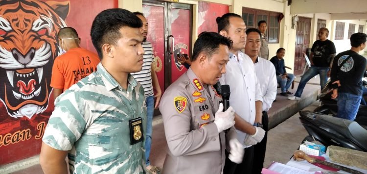 Kapolresta Jambi saat konferensi pers di Mapolresta Jambi pada Selasa, 22 November 2022. (Dok istimewa)