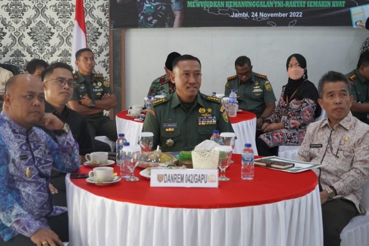Kasrem 042/Gapu saat Ikuti Rapurna TMMD ke 43 Tahun 2022 Secara Virtual (Dok Penrem 042/Gapu)