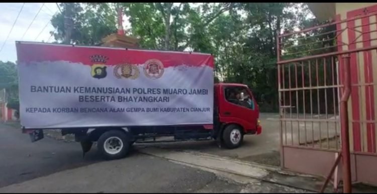 Pemberangkatan Bantuan Kemanusiaan Untuk Korban Gempa Cianjur dari Mapolres Muaro Jambi (dok istimewa)