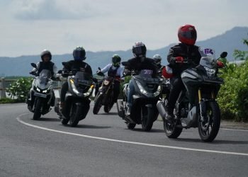 Anggota komunitas Honda melakukan turing mengunjungi berbagai destinasi menarik di Pulau Lombok menyambut gelaran CBR Track Day 2022 pada Sabtu (26/11) (Dok Istimewa)