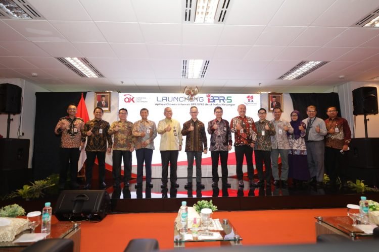 OJK saat meluncurkan Aplikasi Otomasi Informasi BPR/BPRS [dok Humas OJK]