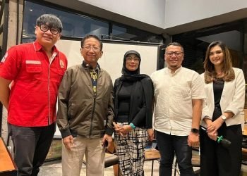 Perwakilan perusahaan layanan kesehatan Bumame dan perwakilan Sekertariat Yayasan AIDS Indonesia dalam suatu kegiatan. (Dok istimewa)