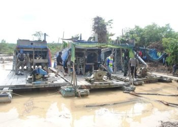 Tim Gabungan Polda Jambi saat melakukan Penertiban Aktivitas PETI di Muaro Bungo [dok istimewa]