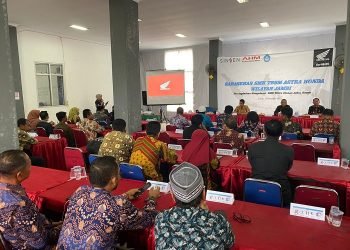 Kegiatan Sarasehan sekaligus Rapat Kerja Tahunan Kurikulum Teknik dan Bisnis Sepeda Motor (KTBSM) Wilayah Provinsi Jambi, yang digelar PT Sinar Sentosa Primatama di SMK N 3 Kota Jambi, Senin (19/12/2022). [dok Sinsen]