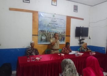 Kegiatan pisah sambut dan serah terima Jabatan dari Kades lama, M Yusup, kepada Kades terpilih, Asropin, di aula Kantor Desa Lagan Tengah, Jumat (30/12/2022). (Foto Realitajambi.com/Misbah)