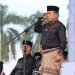 Gubernur Al Haris saat memimpin upacara dalam rangka HUT ke 66 Provinsi Jambi (foto: Agus)