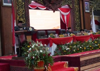 Al Haris pada Rapat Paripurna DPRD Provinsi Jambi dalam rangka Peringatan Hari Jadi ke 66 Provinsi Jambi Tahun 2023, bertempat di Ruang Sidang Paripurna Kantor DPRD Provinsi Jambi, Jum’at (06/01/2023) - foto: Novriansah