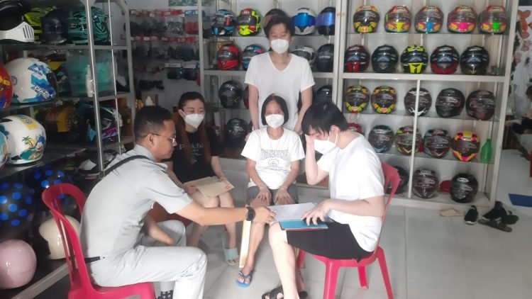 Mobile Service Jasa Raharja Cabang Jambi melakukan survei keluarga korban meninggal dunia kecelakaan lalu lintas, Senin (9/1/2023). (Foto Jasa Raharja Jambi)