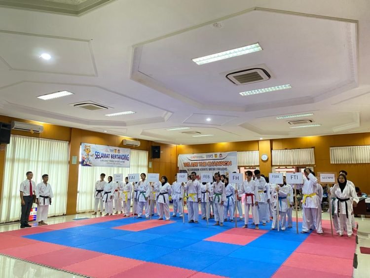 Pembukaan Kejuaraan Karate Bimawa Cup 2023, di di ruang auditorium kampus 3 Universitas Ahmad Dahlan Yogyakarta, Senin (9/1/2023).