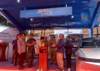 Peresmian Stasiun Pengisian Kendaraan Listrik Umum pertama di Provinsi Jambi, yang diselenggarakan di Kantor PLN UP3 Jambi, Selasa (10/12/2023). (Dok RJ.COM)