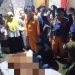 Tim SAR Gabungan mengevakuasi mayat korban tenggelam ke rumah duka, di Desa Senaning, Kecamatan Pemayung, Kabupaten Batanghari, Jambi, Minggu malam (22/1/2023). (dok RJ.COM)
