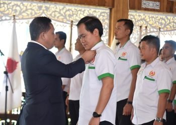 Pelantikan Pengurus Komite Olahraga Nasional Indonesia (KONI) Kabupaten Batanghari, Provinsi Jambi masa bakti 2022-2026 di serambi Rumah Dinas Bupati Batanghari, Sabtu (28/1/2023). (Foto Wahyu)