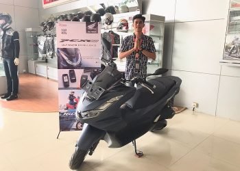 New Honda PCX160 yang dipajang di dealer resmi Honda Sinsen. (Foto Sinsen/Ajeng)