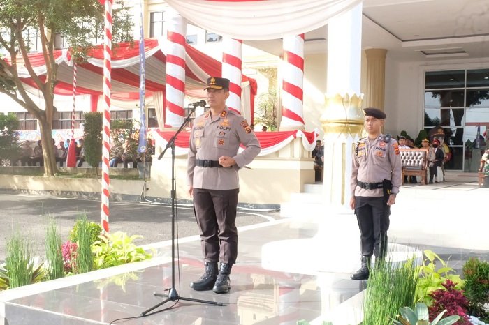 Kapolda Jambi, Irjen Pol Rusdi Harton, saat menjadi inspektur upacara pada peringatan HUT ke-42 Satuan Pengamanan, di lapangan Mapolda Jambi, Jalan Jenderal Sudirman, Thehok, Kota Jambi, Senin pagi (30/1/2023). (Humas Polda Jambi)