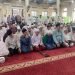 Acara Ziarah Kubro dan Haul Masyayikh dalam rangka peringatan 1 Abad Perukunan Tsamaratul Insan di Jambi Seberang, Kota Jambi, Minggu (26/2/2023). (Foto RJ.COM/Deni)