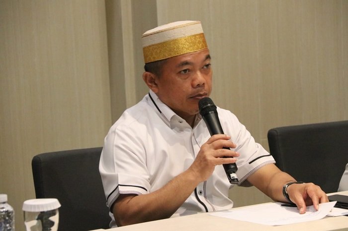 Gubernur Jambi, Al Haris, saat rapat bersama tiga perusahaan batu bara membahas jalan khusus angkutan batu bara, di Hotel Mercure Kemayoran, Jakarta, Selasa malam (7/2/2023). (Foto Diskominfo Provinsi Jambi/Agus Supriyanto)
