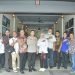 Foto bersama para peserta kegiatan Jum’at Curhat Polda Jambi, Jumat (17/2/2023). (Foto Humas Polda Jambi)