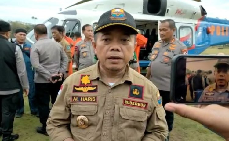 Gubernur Al Haris saat diwawancarai awal media, Selasa (21/2/2023) sore (dok. Pariwarajambi/Ricky)