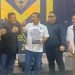 Romi Hariyanto saat menerima penghargaan IMI Awards 2001-2022 oleh IMI Jambi di Willtop Hotel kawasan pasar Jambi,Jumat (24/2) malam. (Dok. RJ.COM/Deni)