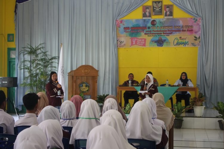 Seminar anti kekerasan terhadap perempuan dan anak di aula SMA Negeri 2 Tebo, Sabtu pagi (25/2/2023). (Foto One Billion Rising Indonesia).