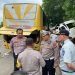Pihak Jasa Raharja berkoordinasi dengan pihal ke polisian di tempat kejadian perkara kecelakaan antara dua bus di Sumbawa Barat. (Foto:Riska - Humas Jasa Raharja)
