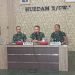Pakurem 042/Gapu Mayor, Cku Hardiono saat mengikuti acara Reviu LK Satker Semester - II TA. 2022, di ruang Rapat Mako Hubdam ll/Swj Palembang, Senin (27/2/2023). (dok. Pemrem 042/Gapu)