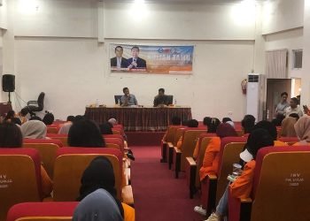 Romi Hariyanto saat memberi Kuliah Tamu di Fsipol Universitas Jambi, Selasa (28/2/2023). (Foto RJ.COM)