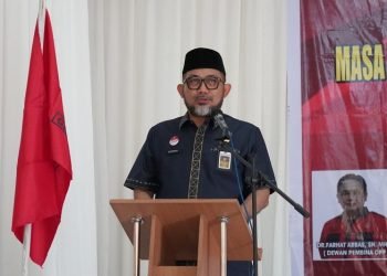 Sekda Sudirman saat memberi sambutan pada Pelantikan Pengurus DPD dan DPC Garda Juang Indonesia Provinsi Jambi Masa Bhakti 2023-2028 di Gedung PSBRW Jambi, Selasa (28/02/2023). (Foto: Diskominfo Provinsi jambi/Novriansah)