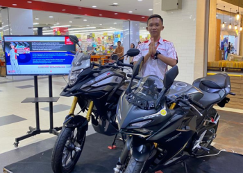 Sepeda motor sport Honda yang didisplay Sinsen di mall Jamtos, Kota Jambi. (Foto Sinsen)