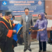 Kadisdik Provinsi Jambi, Dr. Varial Adhi Putra, ST., MM., telah dinyatakan lulus dengan Predikat Cumlaude, sehingga resmi menjadi Doktor Prodi Ilmu Kependidikan, Selasa (28/02/2023). (Foto: RJ.COM/Deni)