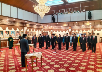 Wakil Gubernur Jambi, Abdullah Sani melantik 17 pejabat eselon II di lingkungan Pemerintah Provinsi (Pemprov) Jambi, Kamis (2/3/2023). (Foto: Jernih.id/Fey)